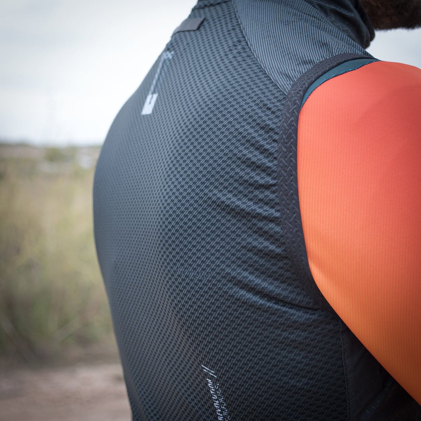 CHALECO PLUS 2.0 HOMBRE DARK COAL