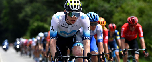 Matteo Jorgenson con el maillot Iceberg de Gobik, edición especial para el equipo en el Tour de Francia