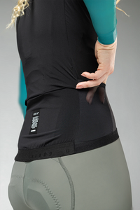 CHALECO VECTOR MUJER CROW