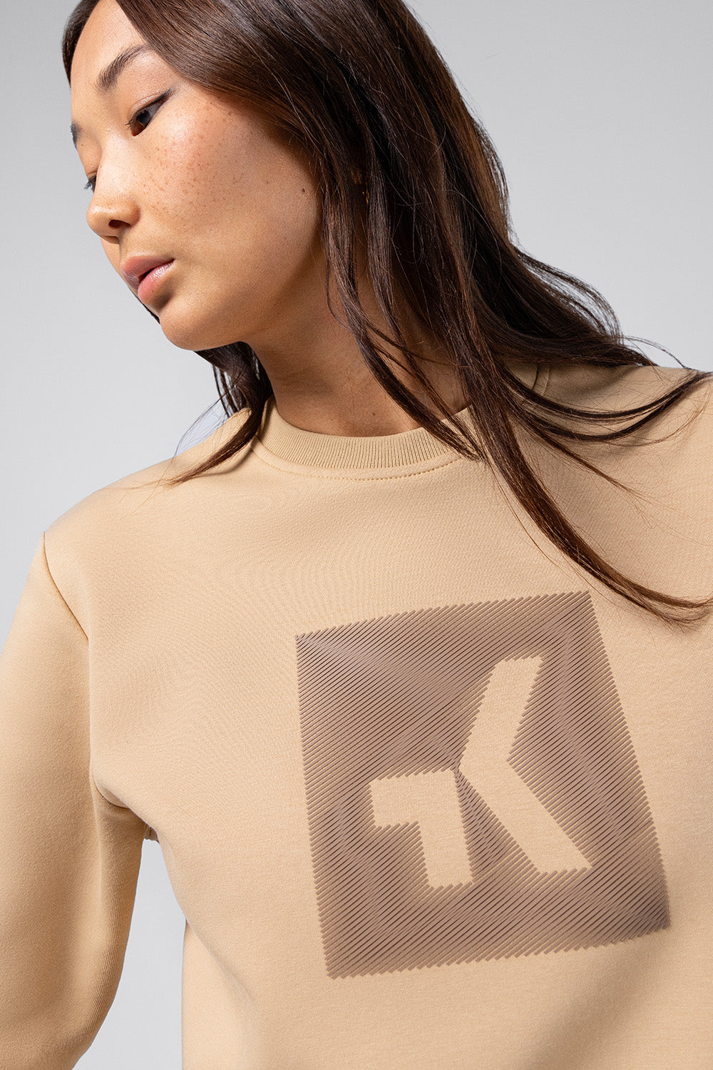 SUDADERA-HOVER-women-02