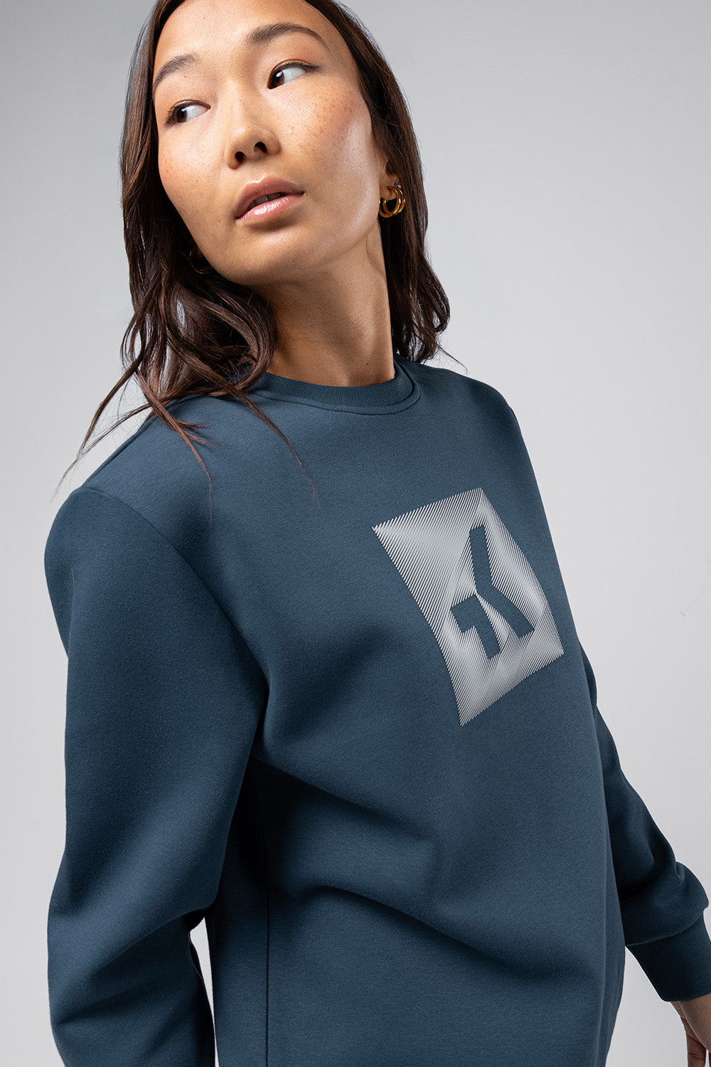 SUDADERA-HOVER-women-02