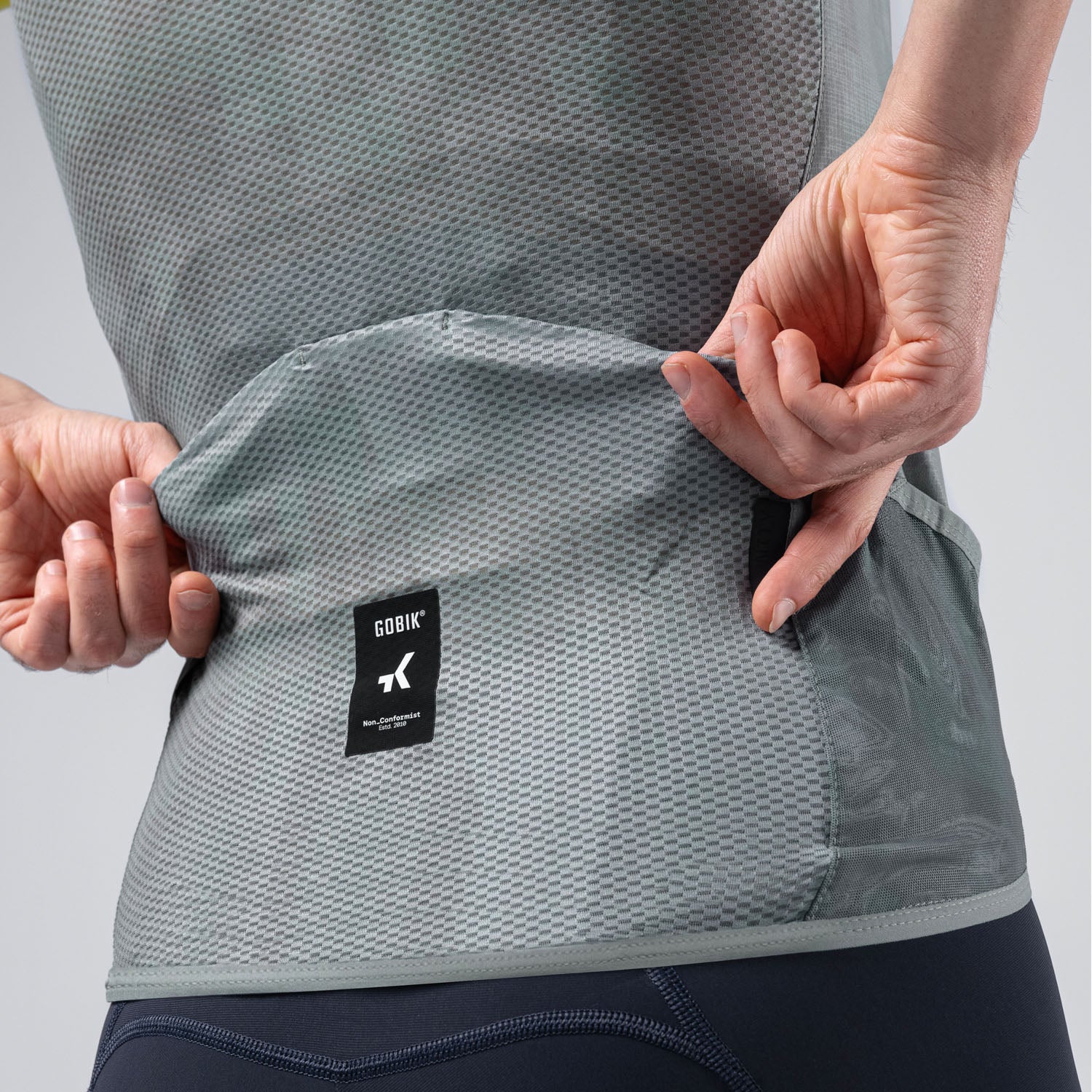 PLUS 2.0 Black Lead · Vest · Women – Gobik