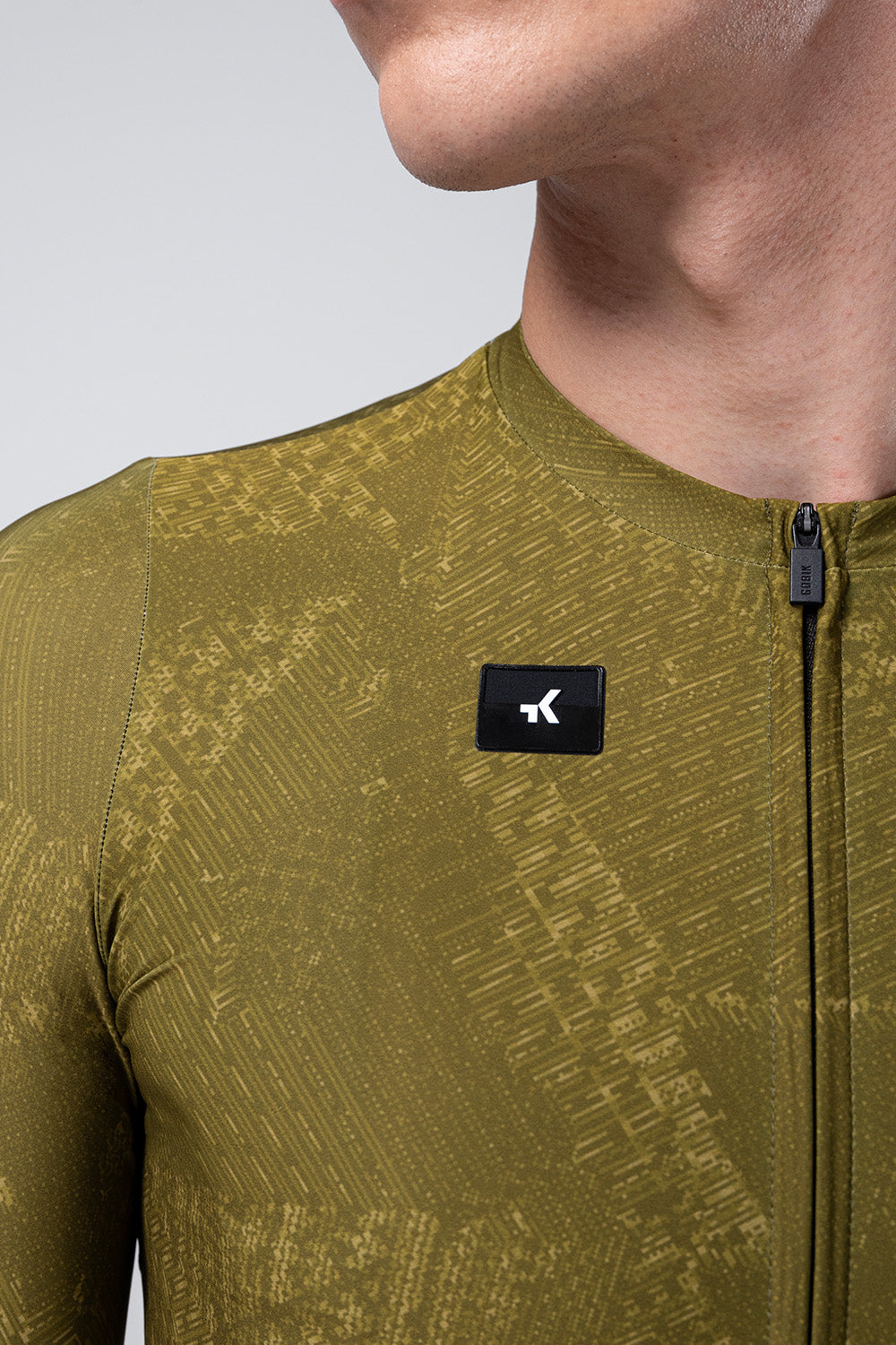 MAILLOT MANGA LARGA VANQUISH UNISEX DATA