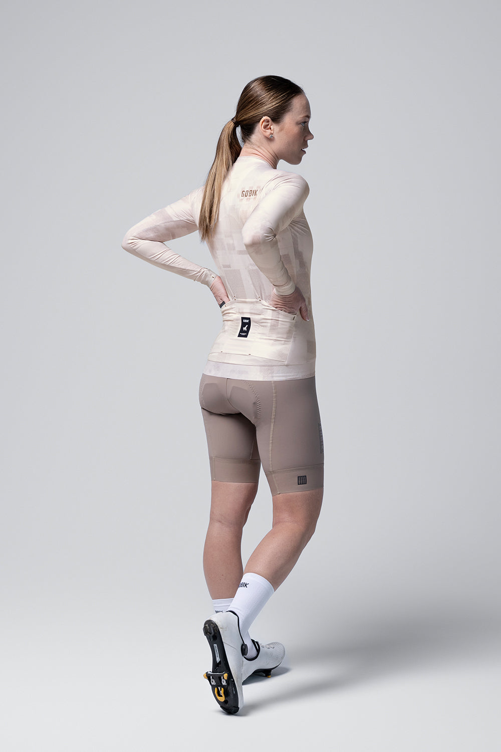 long-sleeve-jersey-vanquish-women-whisper-02